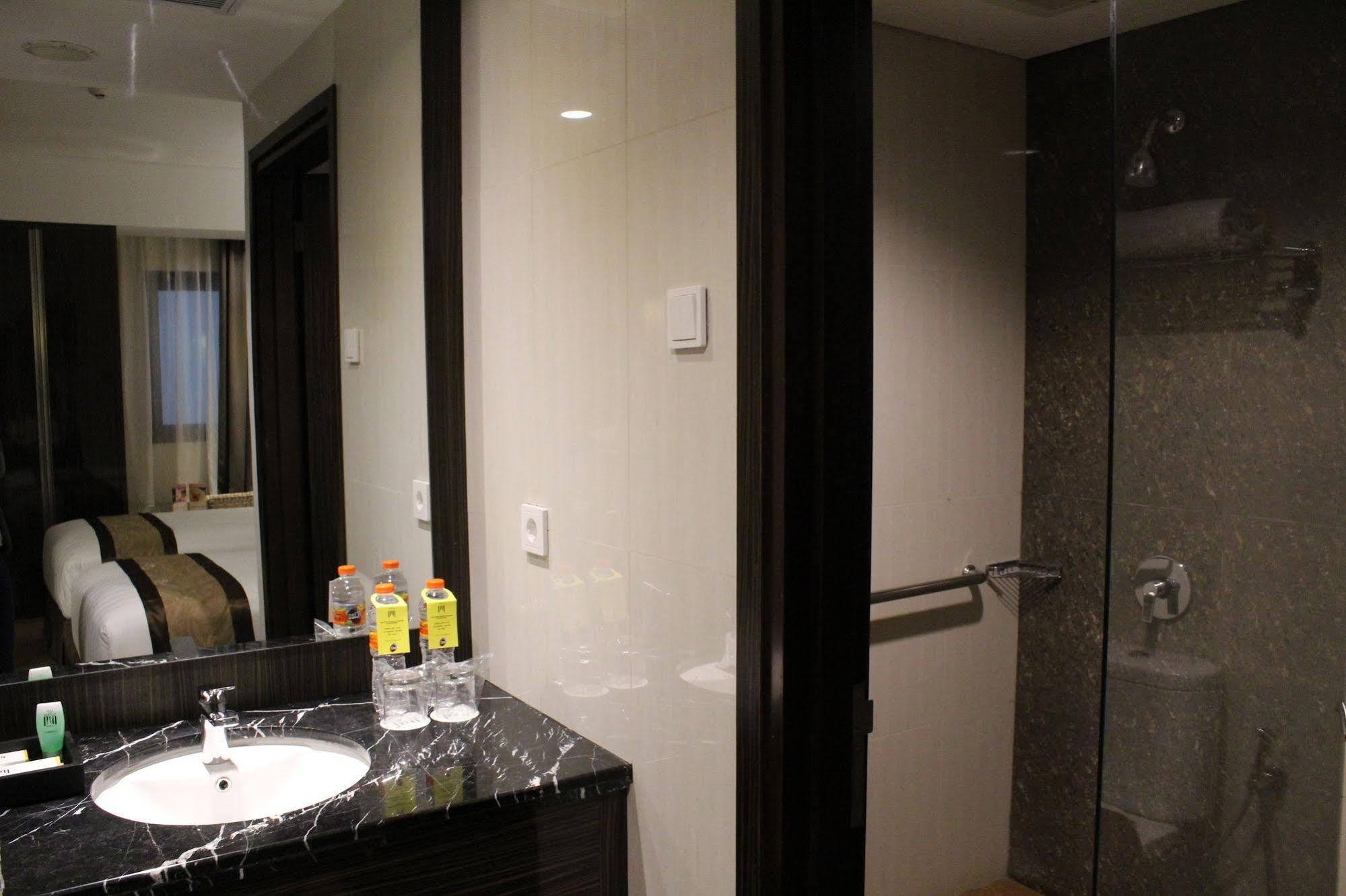The Atrium Hotel & Resort Yogyakarta Melati Екстер'єр фото