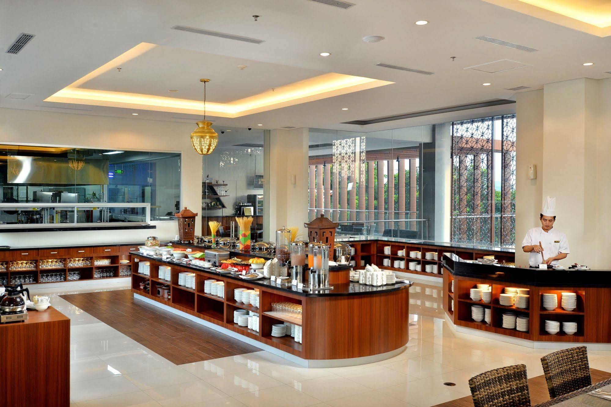 The Atrium Hotel & Resort Yogyakarta Melati Екстер'єр фото