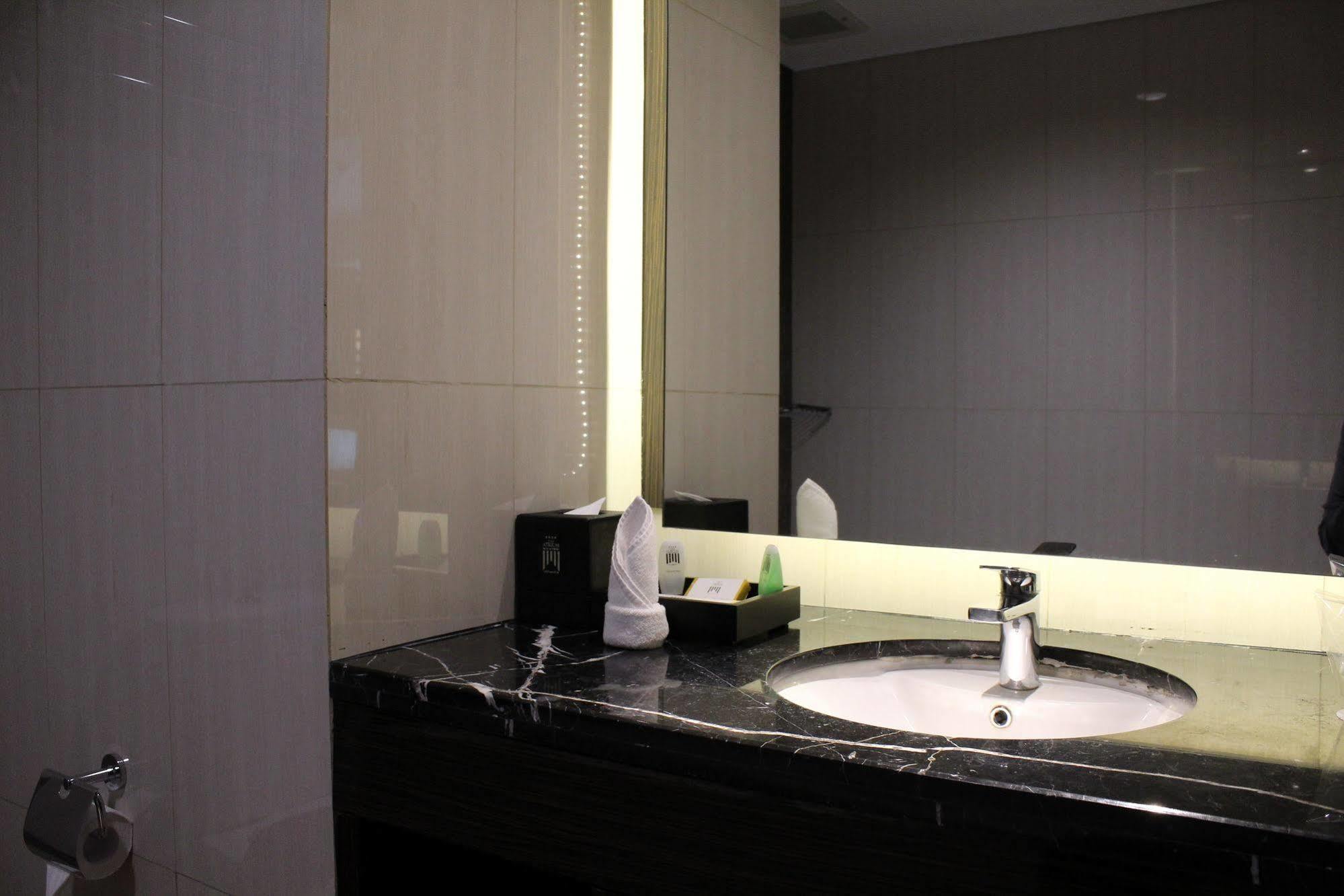 The Atrium Hotel & Resort Yogyakarta Melati Екстер'єр фото