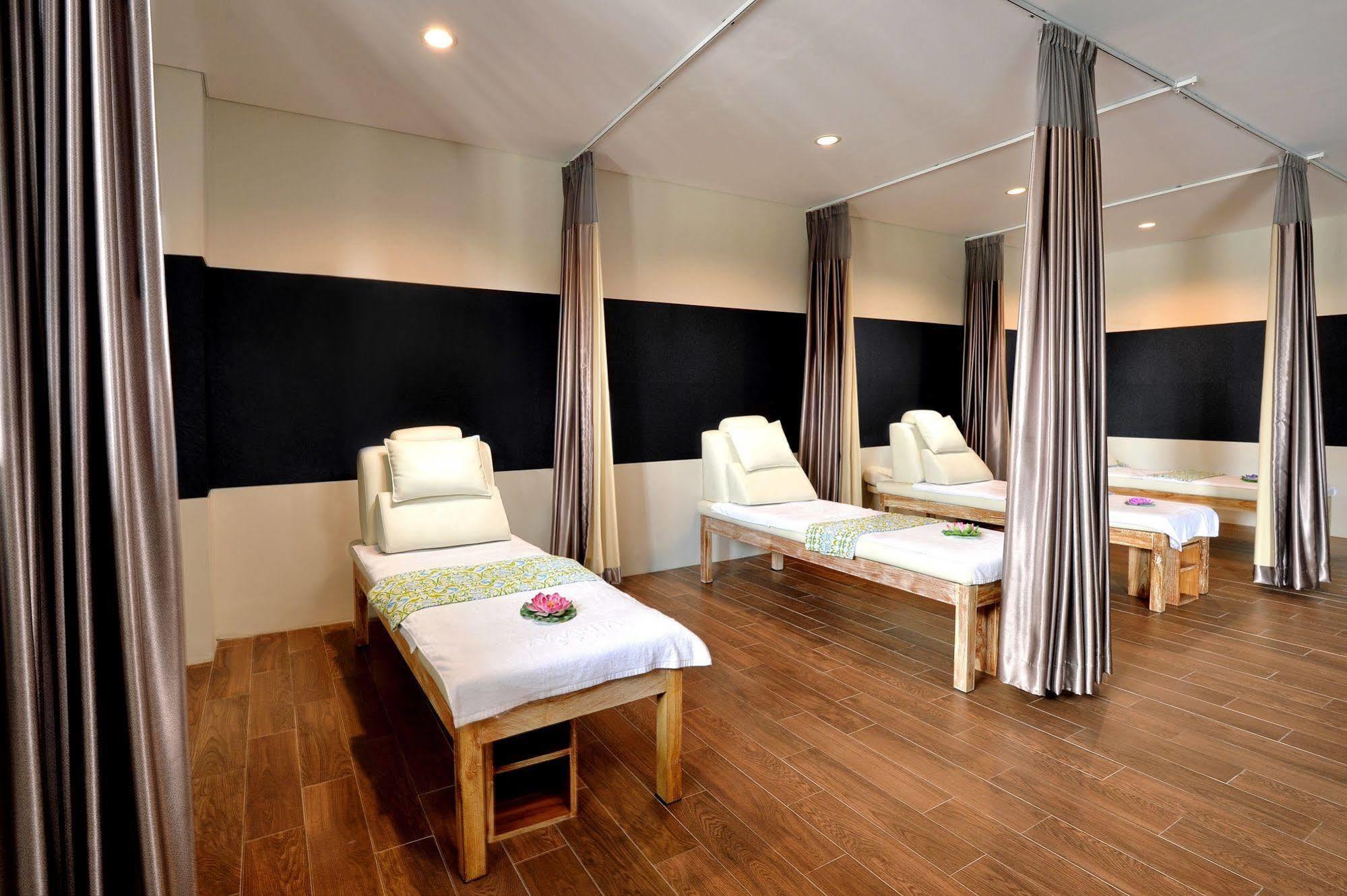 The Atrium Hotel & Resort Yogyakarta Melati Екстер'єр фото