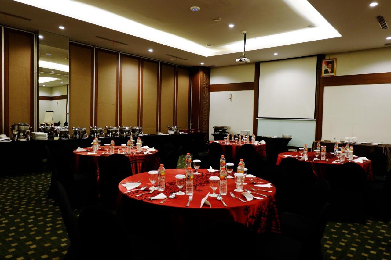 The Atrium Hotel & Resort Yogyakarta Melati Екстер'єр фото
